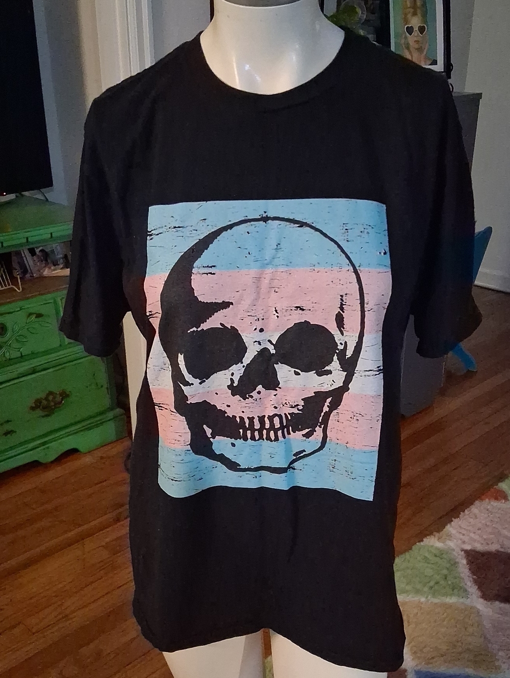 Black Short-Sleeve Skull Graphic Tee with Pastel Blue & Pink Stripes